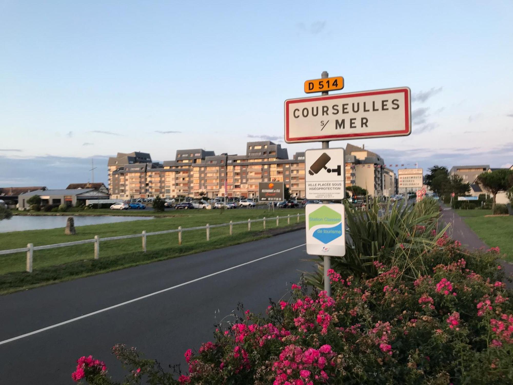 דירות Bleu Sale - F2 Courseulles Avec Balcon מראה חיצוני תמונה